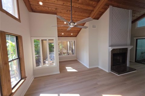 House in Bradenton, Florida 3 bedrooms, 153.29 sq.m. № 2112190 - photo 10