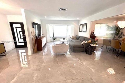 Купить виллу или дом в Майами, Флорида 4 спальни, 371.05м2, № 1766938 - фото 8