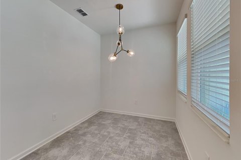 Casa en alquiler en Apopka, Florida, 5 dormitorios, 248.14 m2 № 2107353 - foto 6