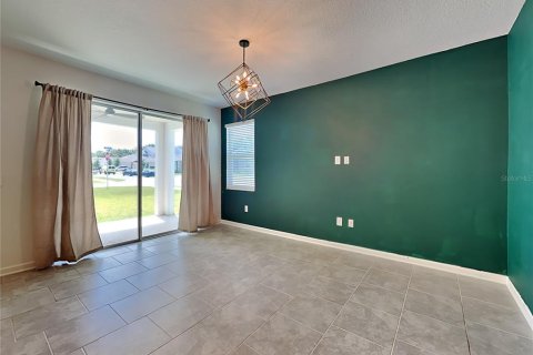 Casa en alquiler en Apopka, Florida, 5 dormitorios, 248.14 m2 № 2107353 - foto 4