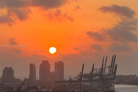 Copropriété à louer à Miami, Floride: 2 chambres, 89.19 m2 № 1996586 - photo 25