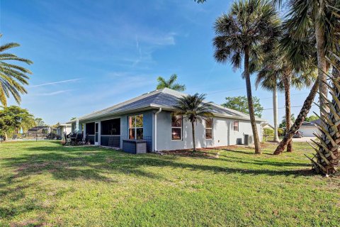 Casa en venta en Punta Gorda, Florida, 4 dormitorios, 199.28 m2 № 2212759 - foto 6