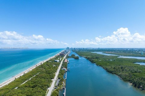 Propiedad comercial en venta en Hollywood, Florida № 2037932 - foto 17