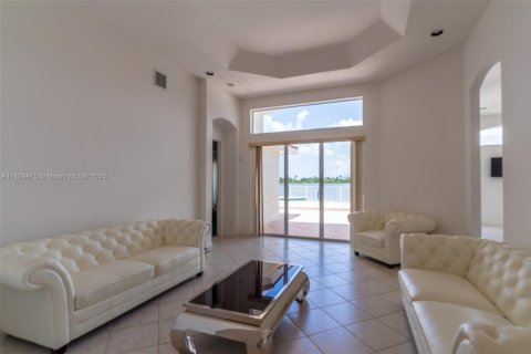 Villa ou maison à louer à Miramar, Floride: 4 chambres, 240.52 m2 № 1939786 - photo 4