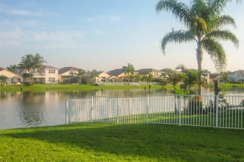 Villa ou maison à louer à Miramar, Floride: 4 chambres, 240.52 m2 № 1939786 - photo 14