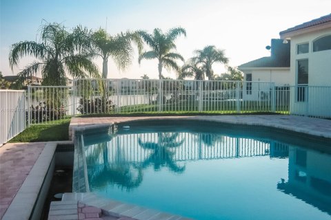 Villa ou maison à louer à Miramar, Floride: 4 chambres, 240.52 m2 № 1939786 - photo 13