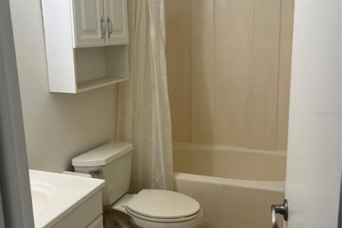 Townhouse in Tampa, Florida 2 bedrooms, 94.02 sq.m. № 1907370 - photo 11