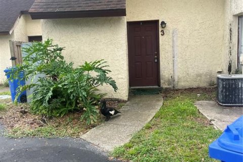Townhouse in Tampa, Florida 2 bedrooms, 94.02 sq.m. № 1907370 - photo 1