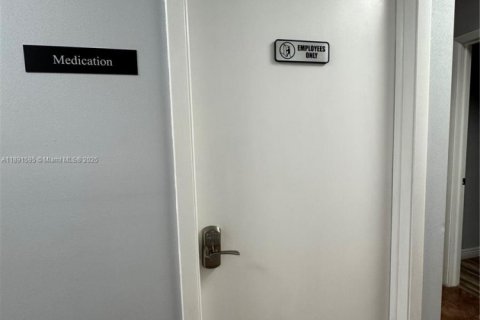 Купить коммерческую недвижимость в Пальметто-Бей, Флорида № 2054538 - фото 12