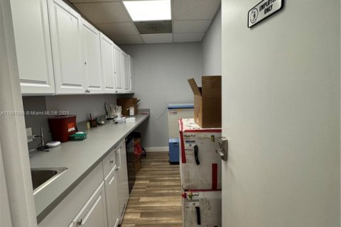 Купить коммерческую недвижимость в Пальметто-Бей, Флорида № 2054538 - фото 17