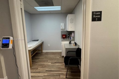 Купить коммерческую недвижимость в Пальметто-Бей, Флорида № 2054538 - фото 21