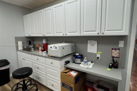 Купить коммерческую недвижимость в Пальметто-Бей, Флорида № 2054538 - фото 14