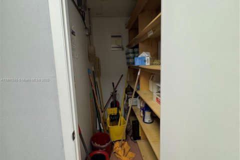 Купить коммерческую недвижимость в Пальметто-Бей, Флорида № 2054538 - фото 22