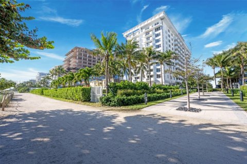 Copropriété à vendre à Surfside, Floride: 1 chambre, 84.08 m2 № 1950358 - photo 2