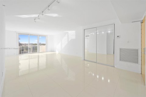 Copropriété à vendre à Surfside, Floride: 1 chambre, 84.08 m2 № 1950358 - photo 20