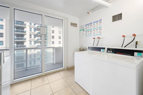 Copropriété à vendre à Surfside, Floride: 1 chambre, 84.08 m2 № 1950358 - photo 7