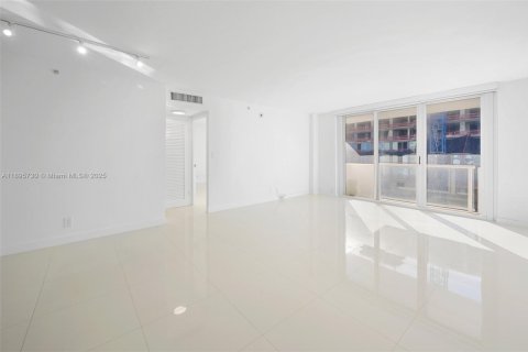 Copropriété à vendre à Surfside, Floride: 1 chambre, 84.08 m2 № 1950358 - photo 16