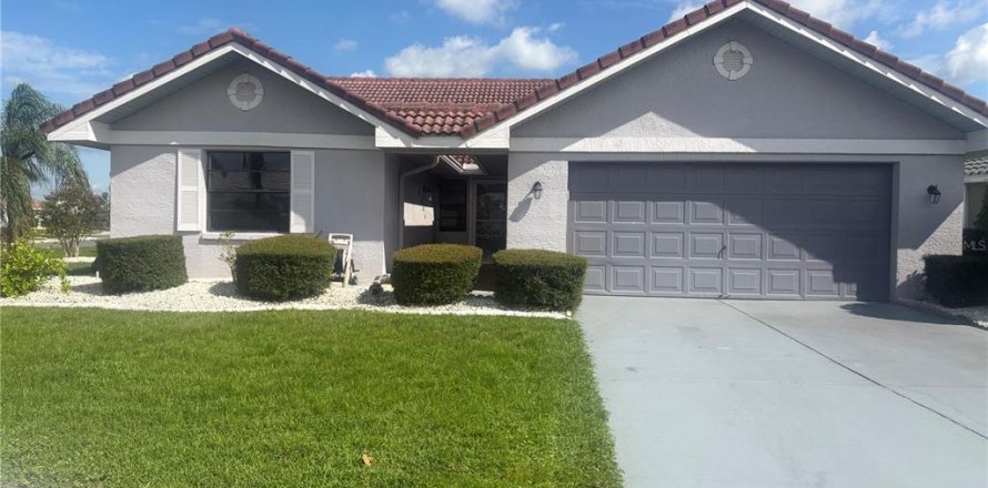 Casa en Sun City Center, Florida 2 dormitorios, 175.59 m2 № 1917616