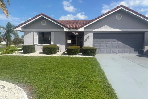 Casa en alquiler en Sun City Center, Florida, 2 dormitorios, 175.59 m2 № 1917616 - foto 3
