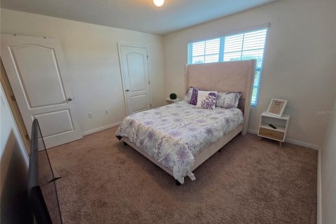 House in Winter Haven, Florida 5 bedrooms, 243.03 sq.m. № 2391016 - photo 3