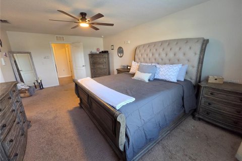 House in Winter Haven, Florida 5 bedrooms, 243.03 sq.m. № 2391016 - photo 21