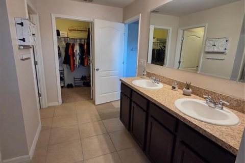 House in Winter Haven, Florida 5 bedrooms, 243.03 sq.m. № 2391016 - photo 28