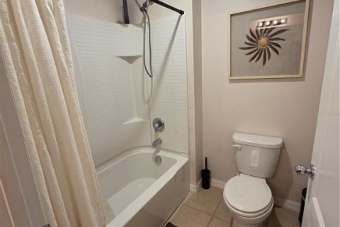 House in Winter Haven, Florida 5 bedrooms, 243.03 sq.m. № 2391016 - photo 8