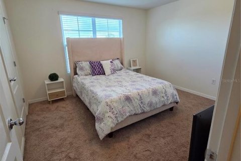 House in Winter Haven, Florida 5 bedrooms, 243.03 sq.m. № 2391016 - photo 2