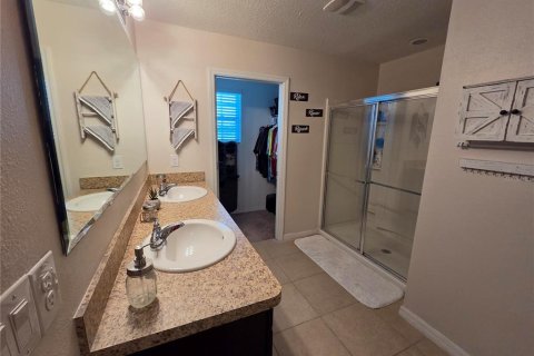 House in Winter Haven, Florida 5 bedrooms, 243.03 sq.m. № 2391016 - photo 26