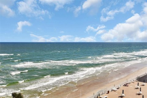 Condominio en venta en Daytona Beach Shores, Florida, 2 dormitorios, 145.02 m2 № 2101360 - foto 13