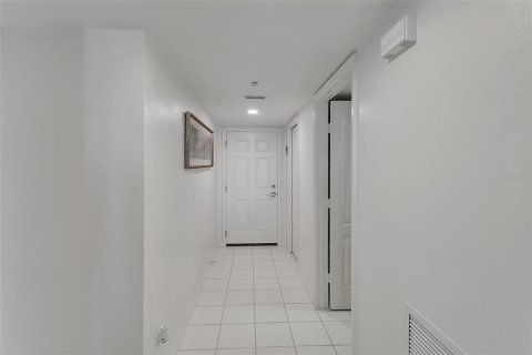 Condominio en venta en Daytona Beach Shores, Florida, 2 dormitorios, 145.02 m2 № 2101360 - foto 8
