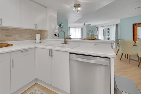 Condominio en venta en Daytona Beach Shores, Florida, 2 dormitorios, 145.02 m2 № 2101360 - foto 18