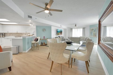 Condominio en venta en Daytona Beach Shores, Florida, 2 dormitorios, 145.02 m2 № 2101360 - foto 10
