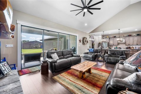 House in Lakeland, Florida 3 bedrooms, 299.61 sq.m. № 1884295 - photo 10