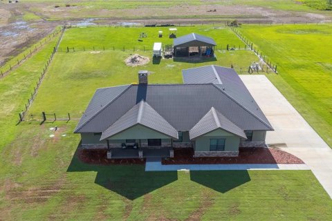 House in Lakeland, Florida 3 bedrooms, 299.61 sq.m. № 1884295 - photo 3