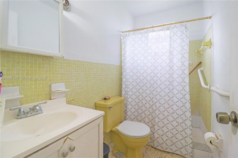 Commercial property in Miami, Florida 207.26 sq.m. № 2090058 - photo 19
