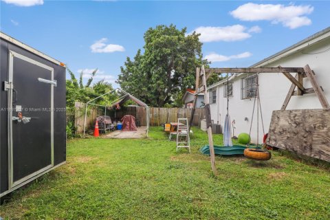 Commercial property in Miami, Florida 207.26 sq.m. № 2090058 - photo 26