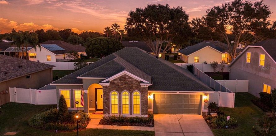 Villa ou maison à Plant City, Floride 3 chambres, 188.59 m2 № 2431115