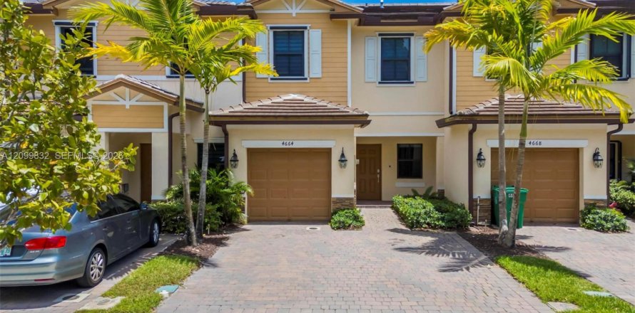 Townhouse in Davie, Florida 3 bedrooms, 133.59 sq.m. № 2401496