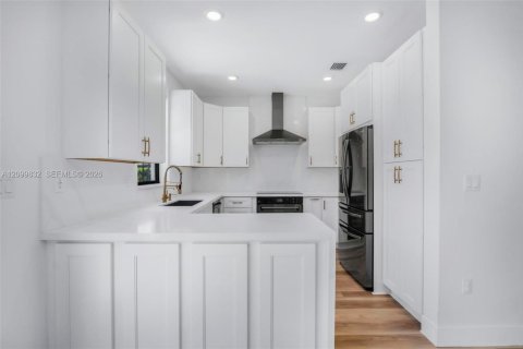 Townhouse in Davie, Florida 3 bedrooms, 133.59 sq.m. № 2401496 - photo 5