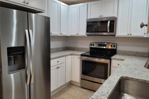 House in Punta Gorda, Florida 4 bedrooms, 135.36 sq.m. № 2277633 - photo 5