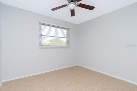 House in Punta Gorda, Florida 4 bedrooms, 135.36 sq.m. № 2277633 - photo 7