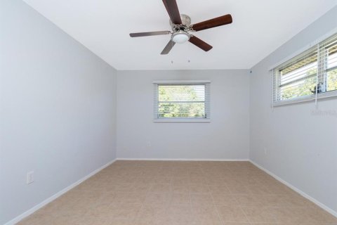 House in Punta Gorda, Florida 4 bedrooms, 135.36 sq.m. № 2277633 - photo 9