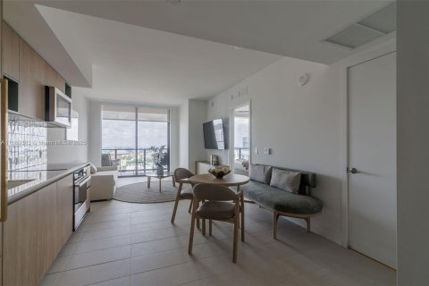 Condo in Miami, Florida, 1 bedroom  № 1867886 - photo 7
