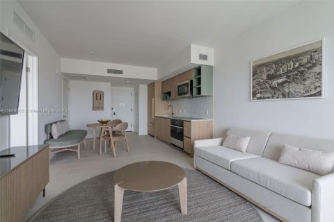 Condo in Miami, Florida, 1 bedroom  № 1867886 - photo 9