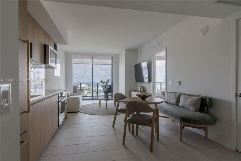 Condo in Miami, Florida, 1 bedroom  № 1867886 - photo 4