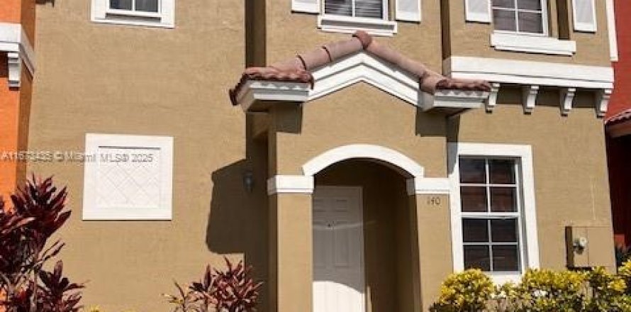 Townhouse in Homestead, Florida 3 bedrooms, 128.02 sq.m. № 1896634