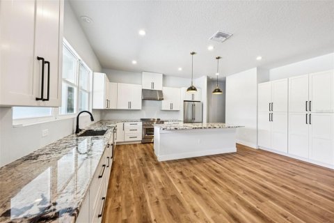 Villa ou maison à vendre à DeLand, Floride: 4 chambres, 301.93 m2 № 2239028 - photo 6