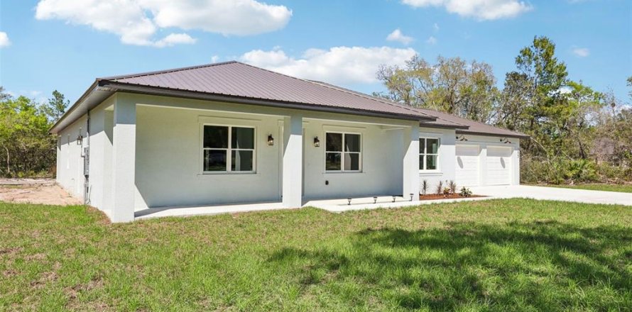 Villa ou maison à DeLand, Floride 4 chambres, 301.93 m2 № 2239028