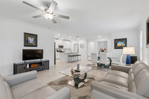 Casa en venta en Land O' Lakes, Florida, 2 dormitorios, 150.04 m2 № 2302673 - foto 11
